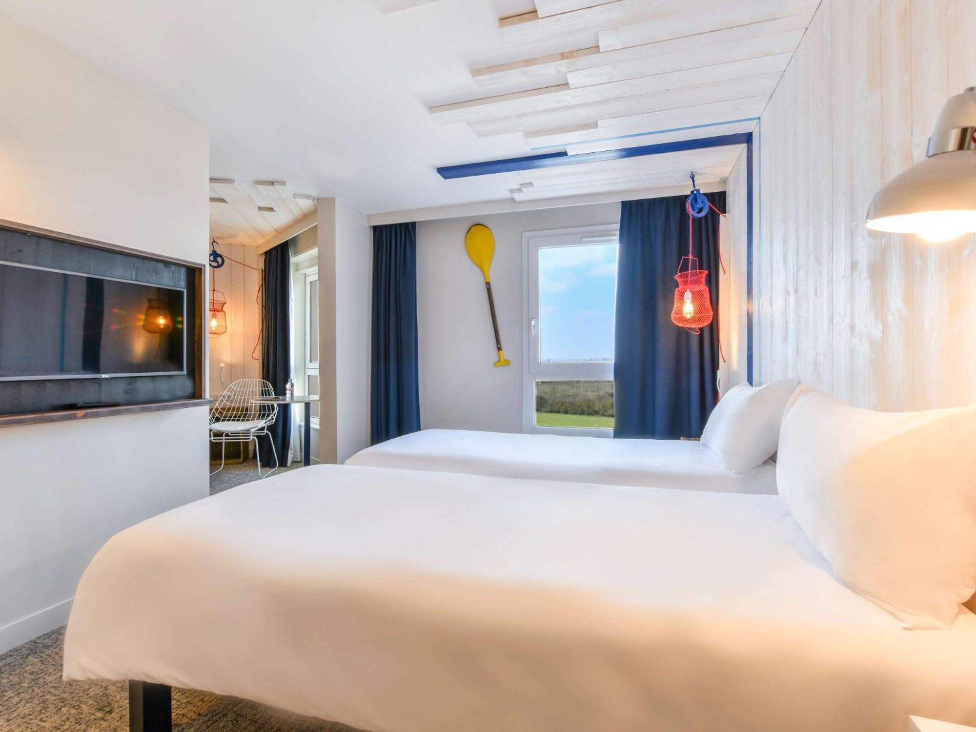 ไอบิส สไตล์ ลา โรเชล ทาลัสโซ ชาติแลยง Hotel ชาแตเลยง-ปลาจ ภายนอก รูปภาพ
