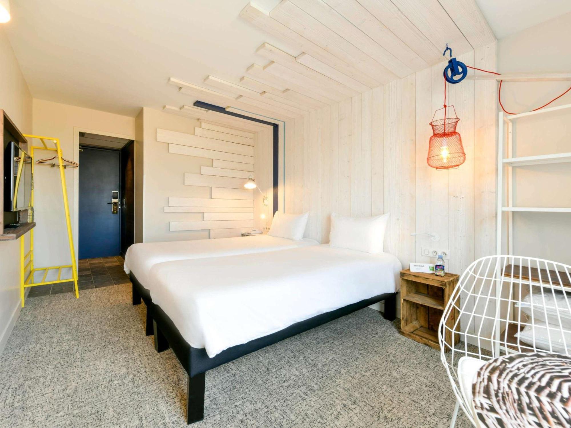 ไอบิส สไตล์ ลา โรเชล ทาลัสโซ ชาติแลยง Hotel ชาแตเลยง-ปลาจ ภายนอก รูปภาพ